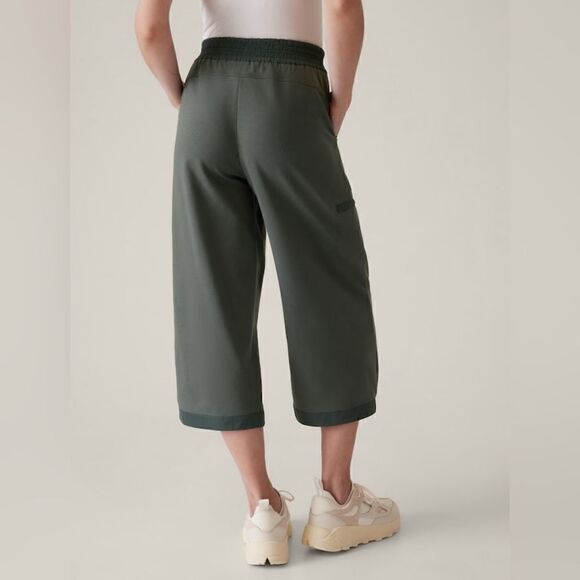 Athleta Triumph Hybrid Wide Crop - Picture 4 of 10